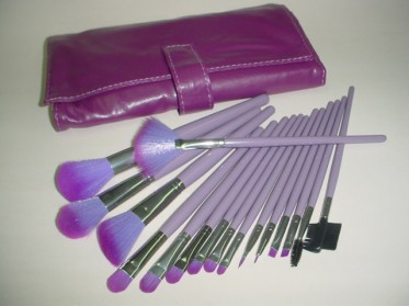 Kit 16 Pincéis na Cor Roxa R$ 85,00 - INDISPONÍVEL